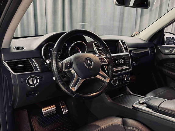 Mercedes-Benz ML250 16 of 30