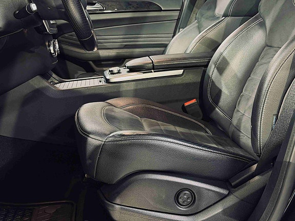 Mercedes-Benz ML250 25 of 30