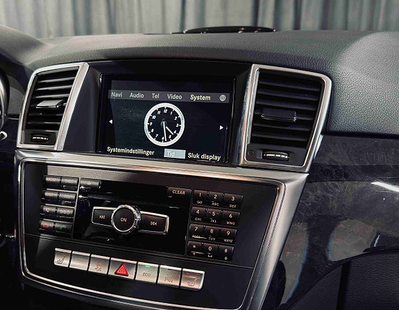 Mercedes-Benz ML250 29 of 30