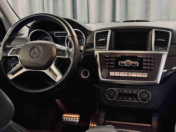 Mercedes-Benz ML250 15 of 30