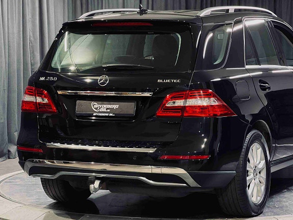 Mercedes-Benz ML250 8 of 30