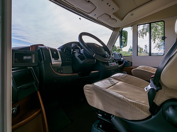 Carthago Chic E-Line I 50 Linerclass | 3L M/KJEDE | 177 HK | AUTOMAT | HYDR. STØTTEBEN |  SOLCELLE | AC 11 of 30
