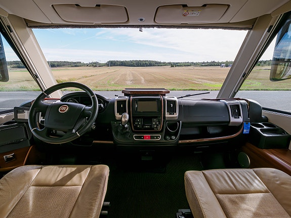 Carthago Chic E-Line I 50 Linerclass | 3L M/KJEDE | 177 HK | AUTOMAT | HYDR. STØTTEBEN |  SOLCELLE | AC 12 of 30