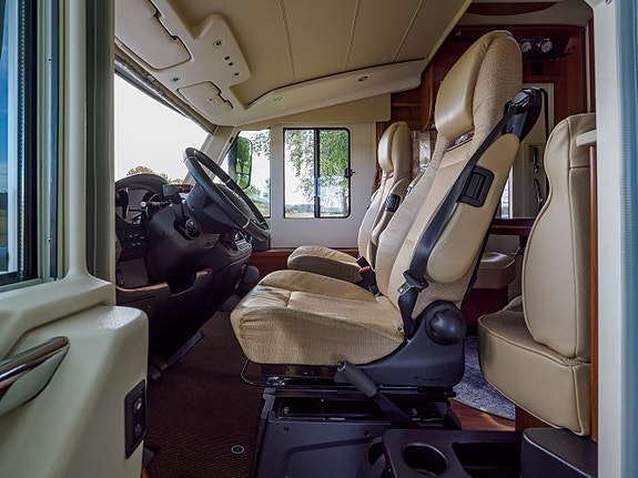 Carthago Chic E-Line I 50 Linerclass | 3L M/KJEDE | 177 HK | AUTOMAT | HYDR. STØTTEBEN |  SOLCELLE | AC 9 of 30
