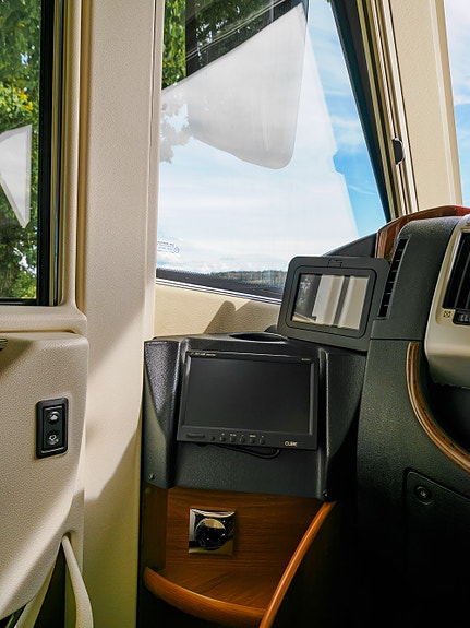 Carthago Chic E-Line I 50 Linerclass | 3L M/KJEDE | 177 HK | AUTOMAT | HYDR. STØTTEBEN |  SOLCELLE | AC 15 of 30