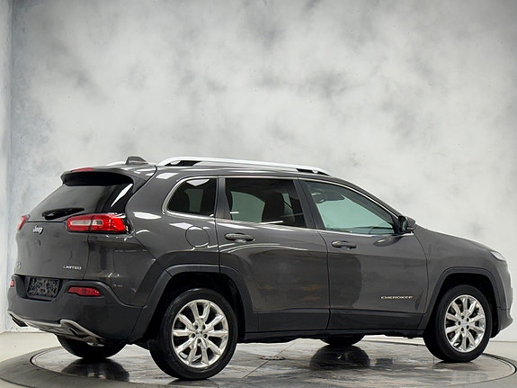 Jeep Cherokee 8 of 30