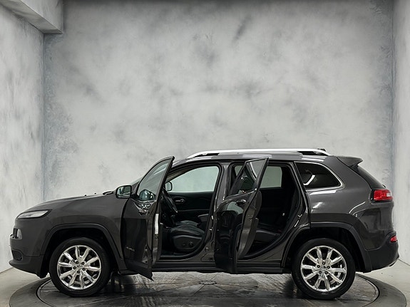 Jeep Cherokee 14 of 30