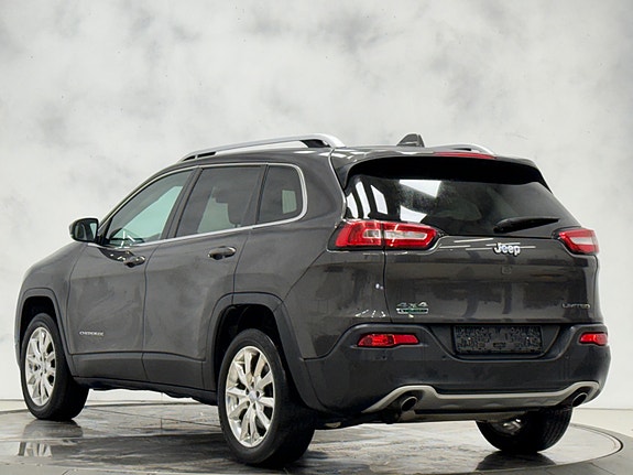 Jeep Cherokee 11 of 30