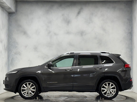 Jeep Cherokee 13 of 30
