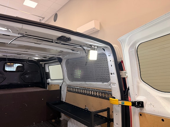 Ford Transit Custom 13 of 30