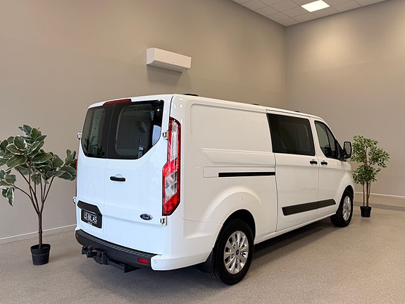 Ford Transit Custom 2 of 30