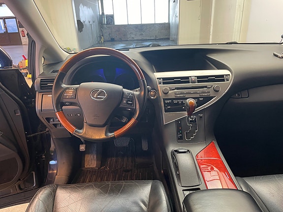 Lexus RX450h 13 of 30