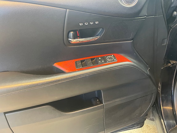 Lexus RX450h 18 of 30