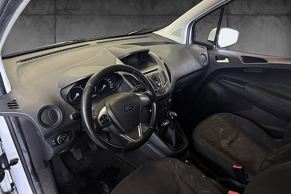 Ford Transit Courier 10 of 14