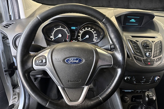 Ford Transit Courier 11 of 14