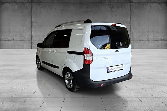 Ford Transit Courier 7 of 14