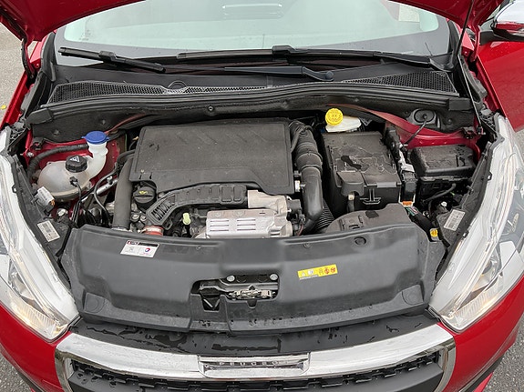 Peugeot 208 13 of 18