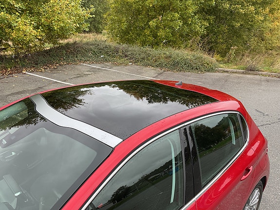 Peugeot 208 8 of 18