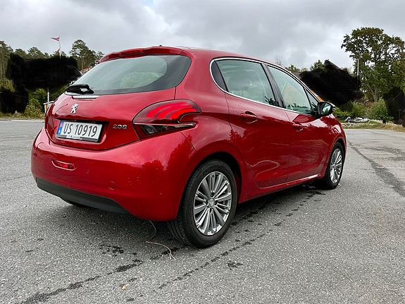 Peugeot 208 6 of 18