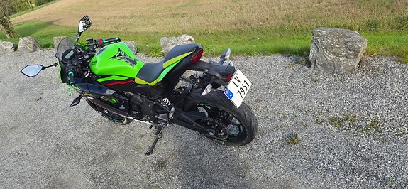 Kawasaki Ninja 125 3 of 12