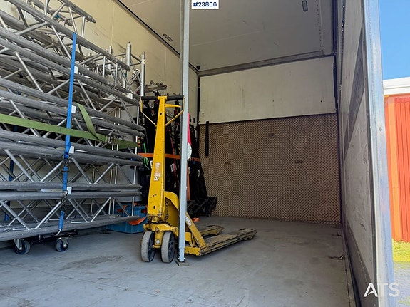 Mercedes-Benz Actros 1835L 4x2 skapbil m/ ADR rigget, ny clutch og svinghjul. – Euro 6 og totalt overhalt bremser. SE VIDEO 22 of 30