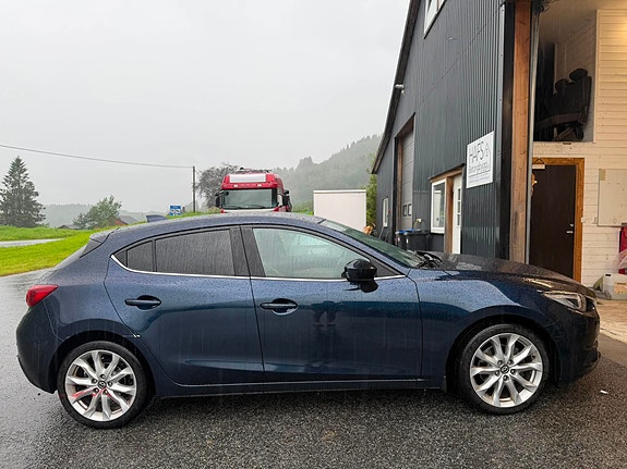 Mazda 3 8 of 10