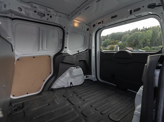 Ford Transit Courier 15 of 30