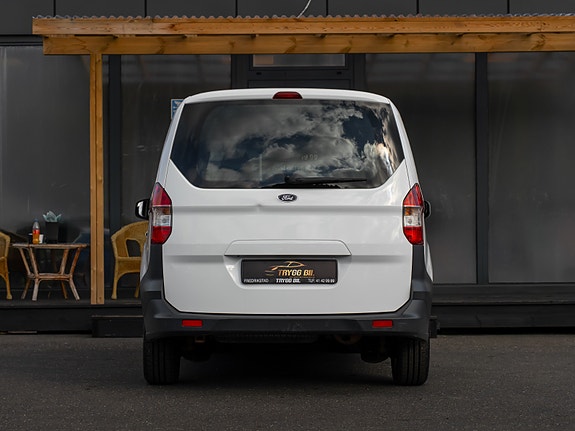 Ford Transit Courier 8 of 30