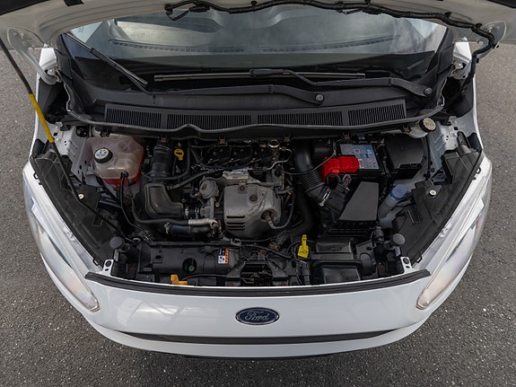 Ford Transit Courier 13 of 30