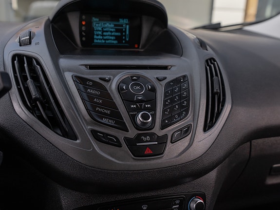 Ford Transit Courier 28 of 30