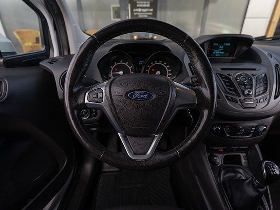 Ford Transit Courier 22 of 30