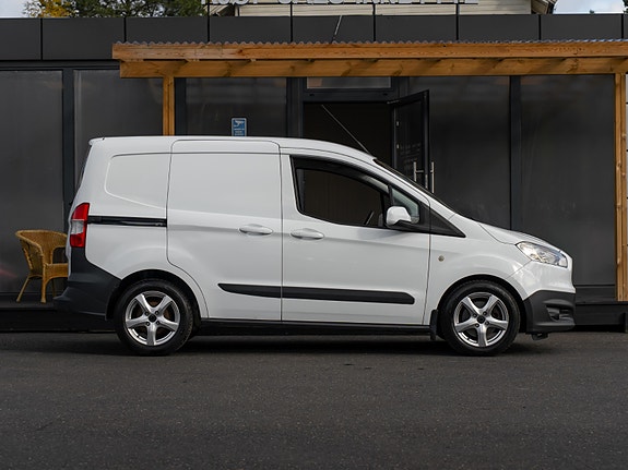 Ford Transit Courier 5 of 30