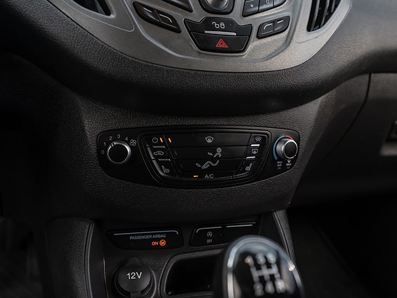 Ford Transit Courier 29 of 30