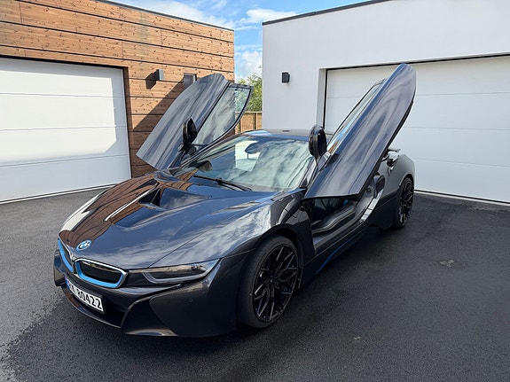 BMW i8 9 of 14
