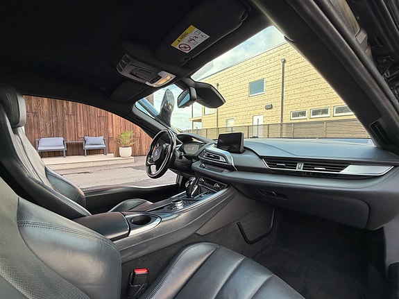 BMW i8 12 of 14