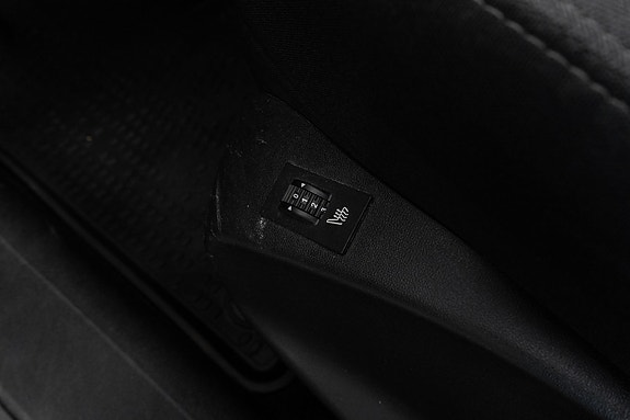Peugeot 208 19 of 23