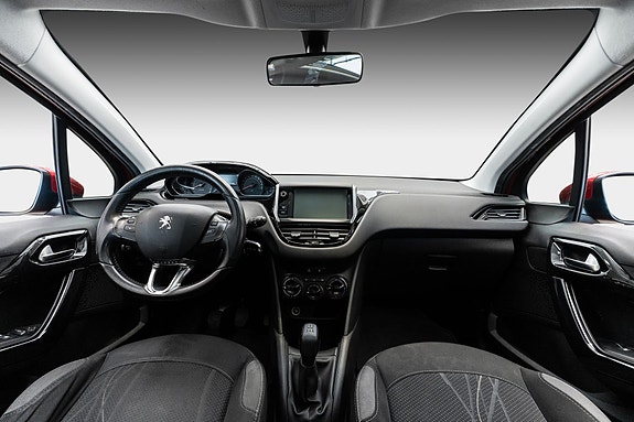 Peugeot 208 21 of 23