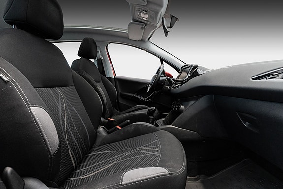 Peugeot 208 23 of 23