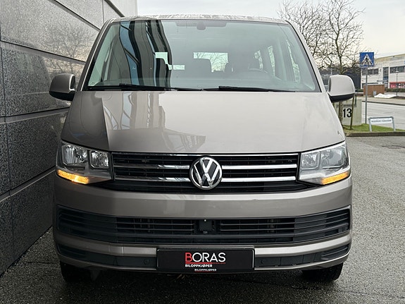 Volkswagen Caravelle 8 of 24