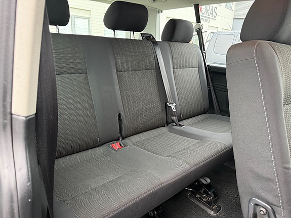 Volkswagen Caravelle 23 of 24