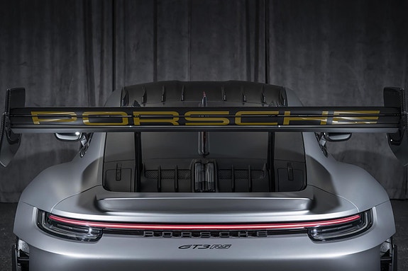 Porsche 911 11 of 30
