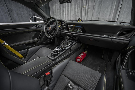 Porsche 911 18 of 30