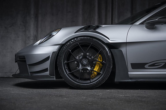 Porsche 911 13 of 30
