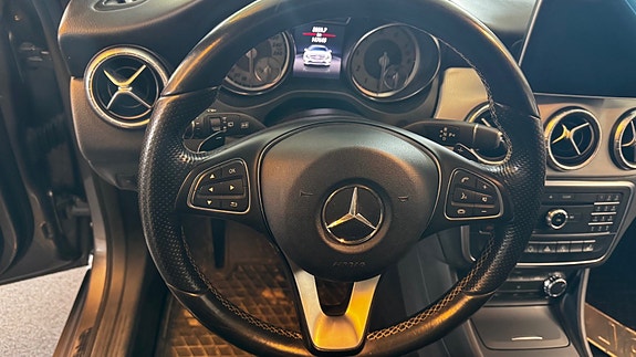 Mercedes-Benz CLA180 9 of 23