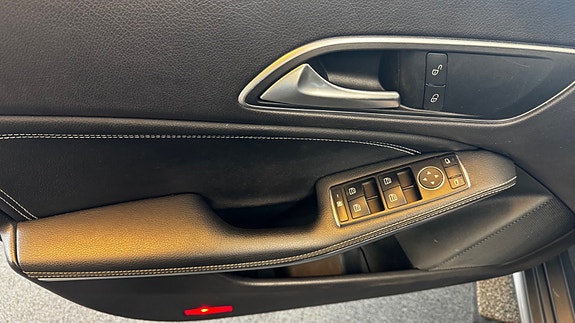 Mercedes-Benz CLA180 16 of 23