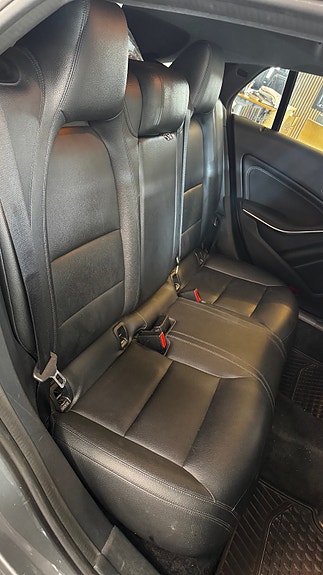 Mercedes-Benz CLA180 15 of 23