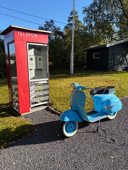 Vespa Scooter 2 of 9