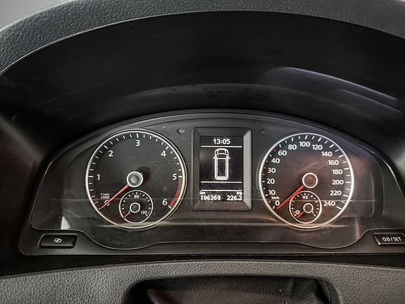 Volkswagen Caravelle 14 of 27