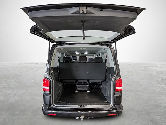 Volkswagen Caravelle 22 of 27