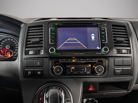 Volkswagen Caravelle 16 of 27